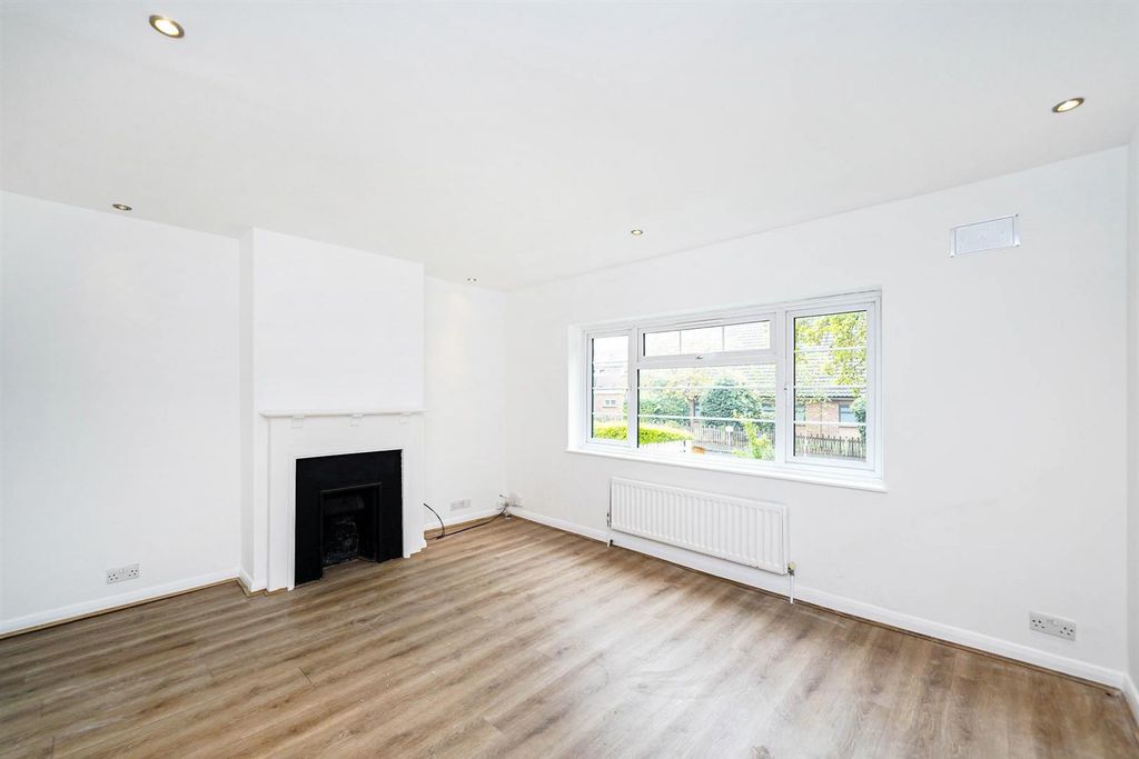 Property photo 3 of 23 3