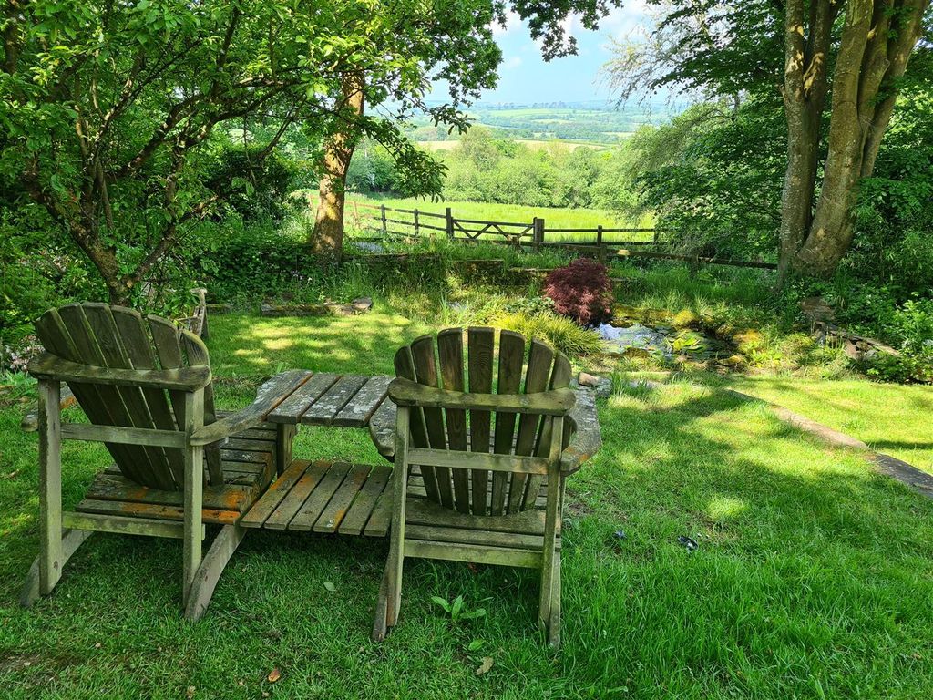 Property photo 2 of 28 Garden