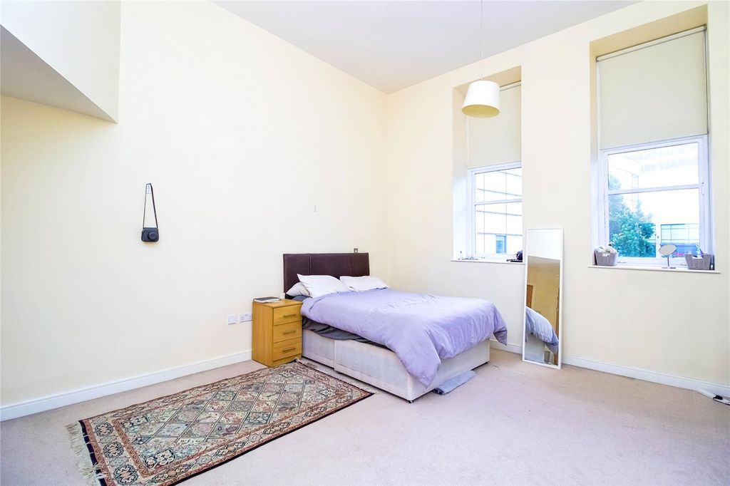Property photo 3 of 8 Main Bedroom