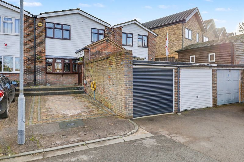 Property photo 1 of 31 Photo 25