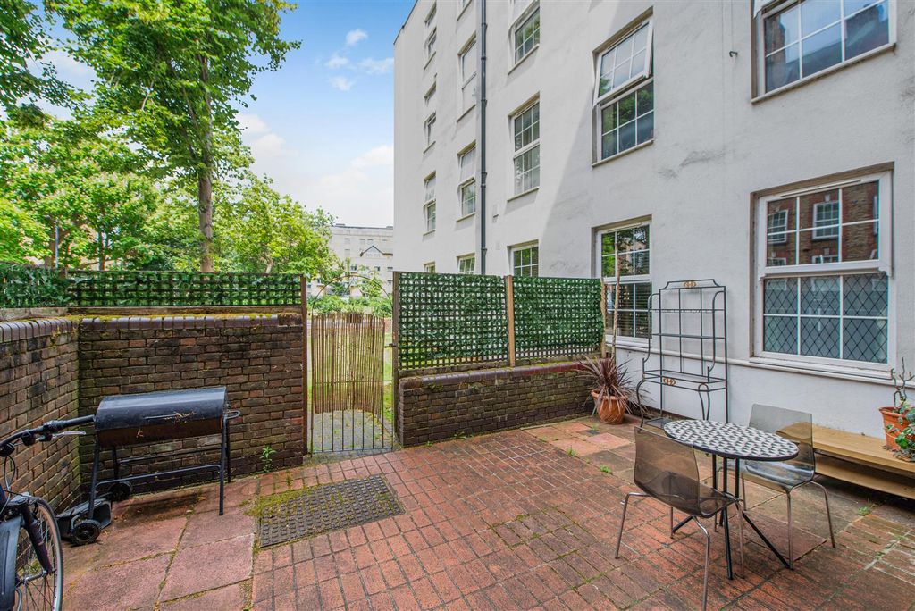 Property photo 2 of 15 And_4926.Jpg