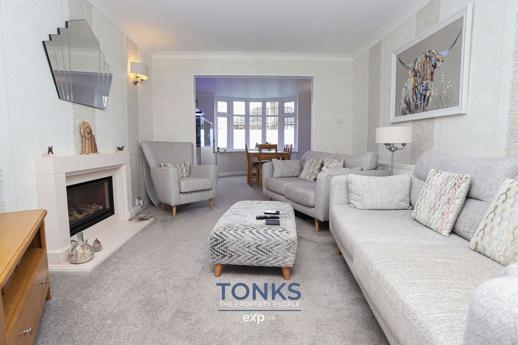 Property photo 2 of 24