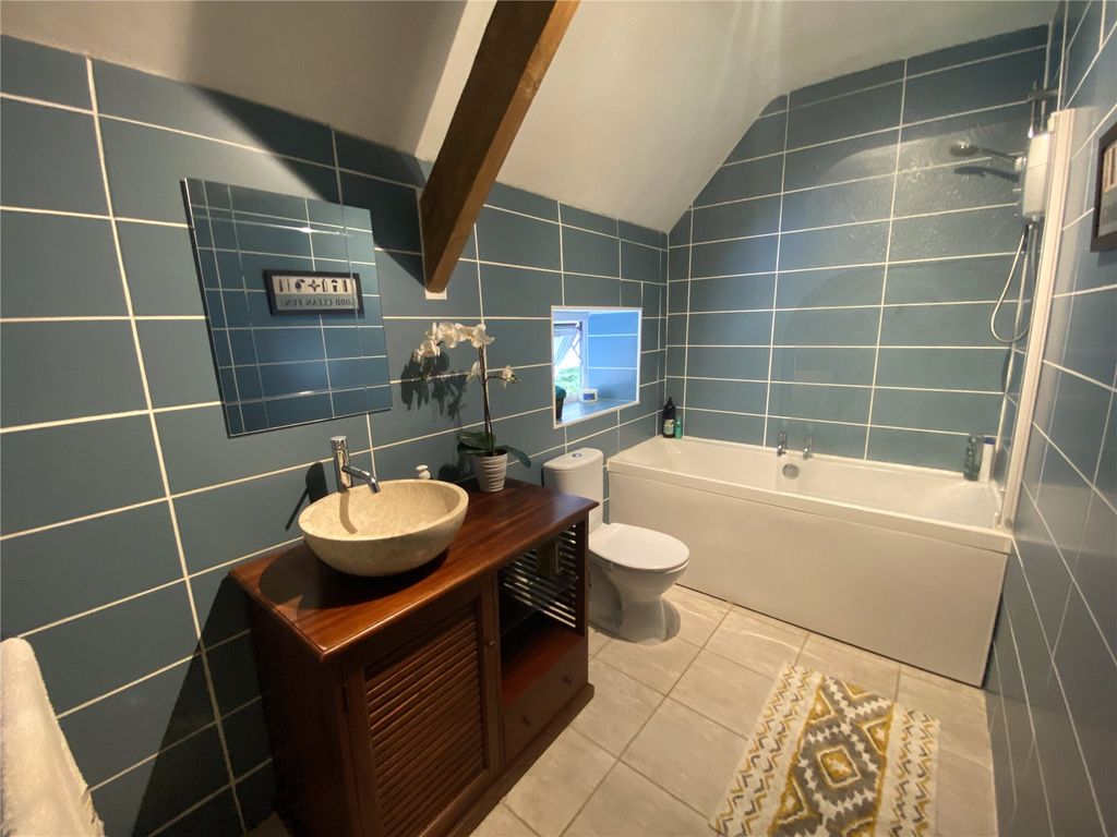 Property photo 3 of 16 Bathroom