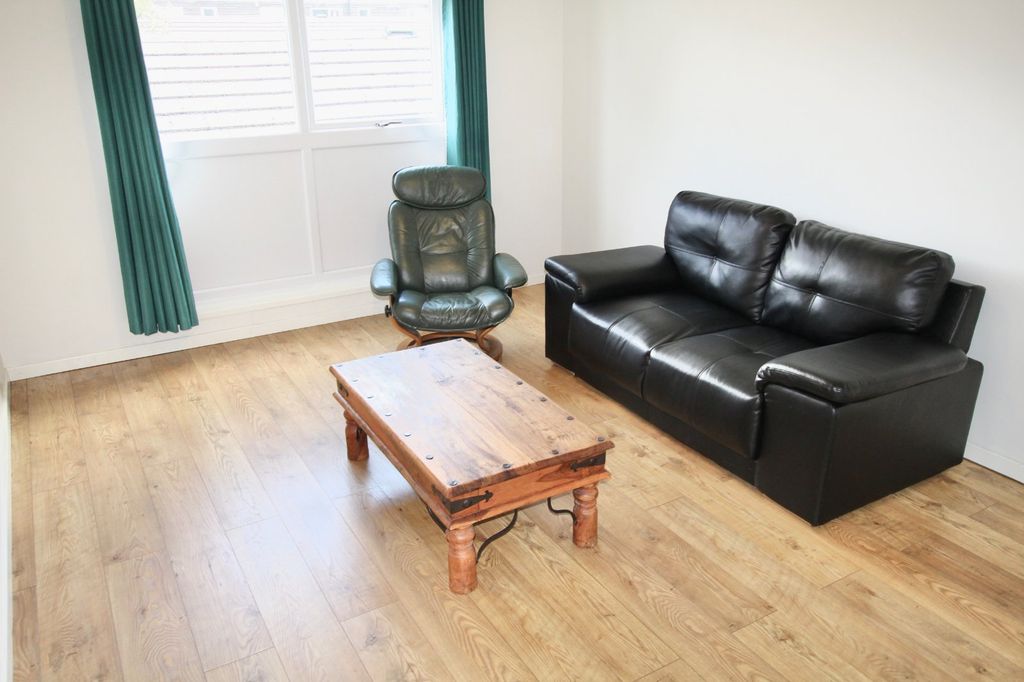 Property photo 2 of 7 Picture No. 13