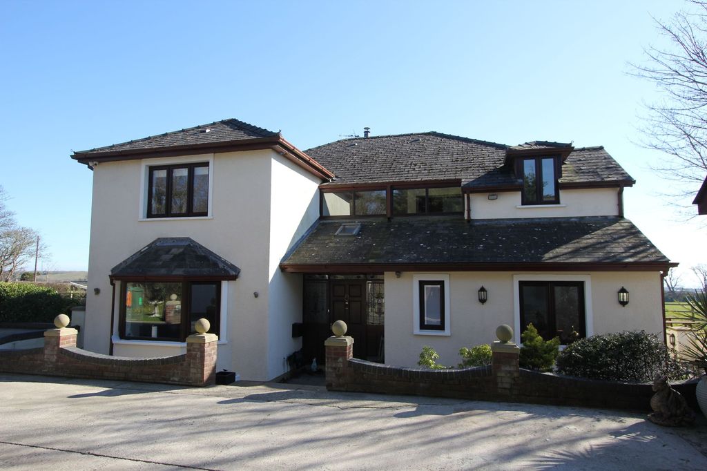 Property photo 1 of 44