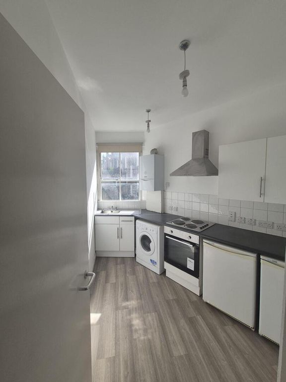 Property photo 1 of 7 Kitchen