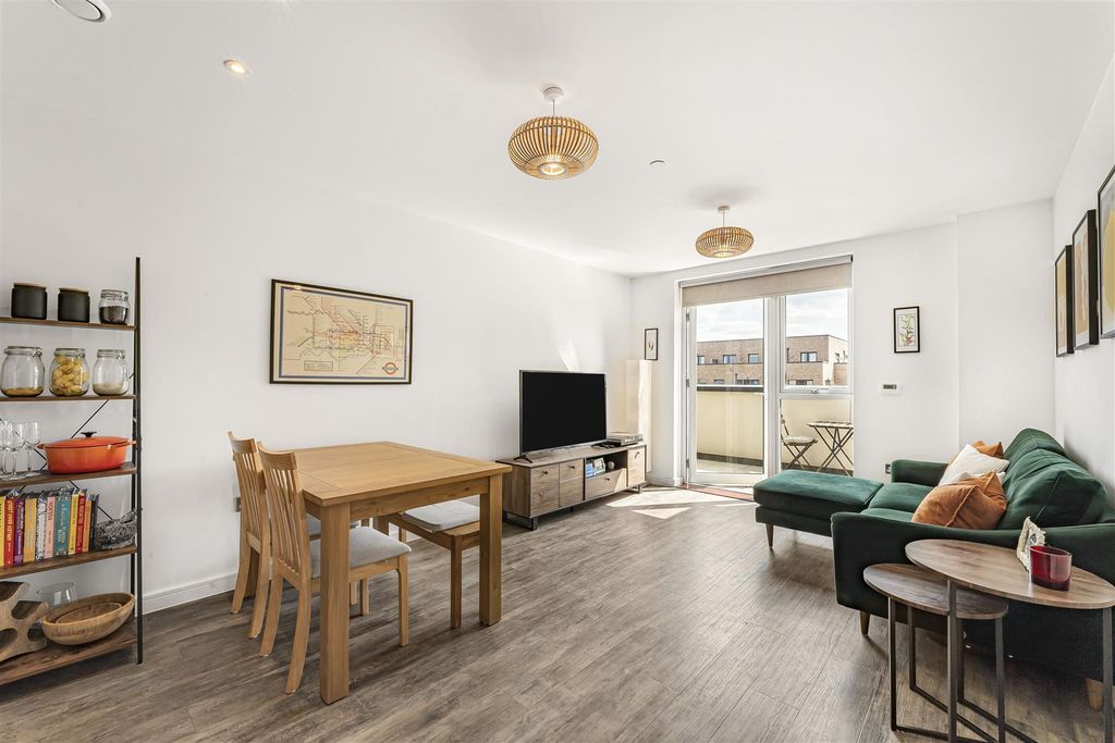 Property photo 2 of 17 2