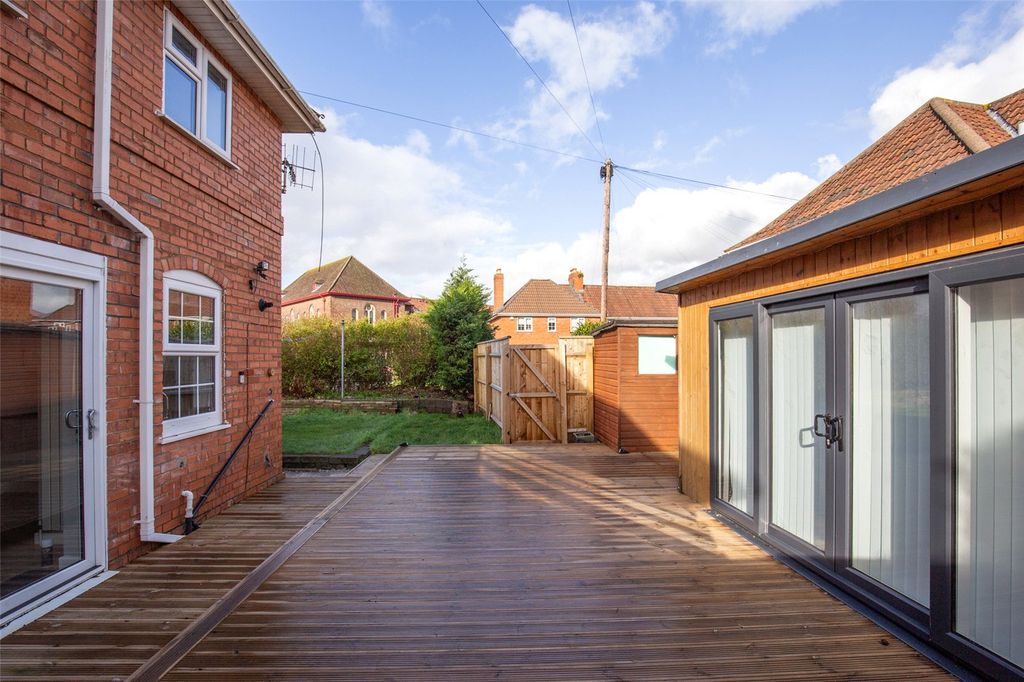 Property photo 1 of 21 Picture No. 05