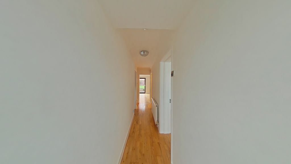 Property photo 2 of 17 Hallway