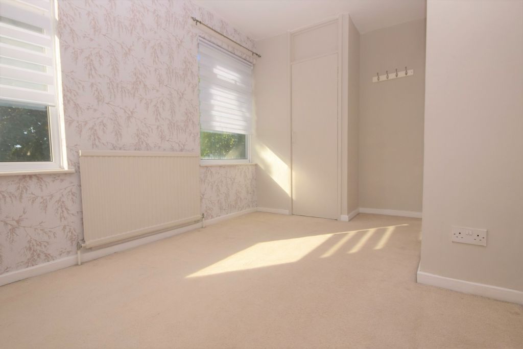 Property photo 3 of 11 Bedroom 2