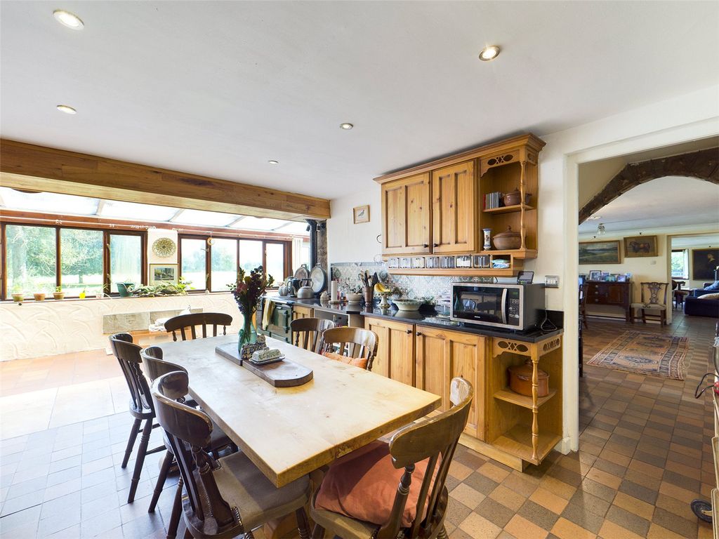Property photo 3 of 28 Picture No. 28