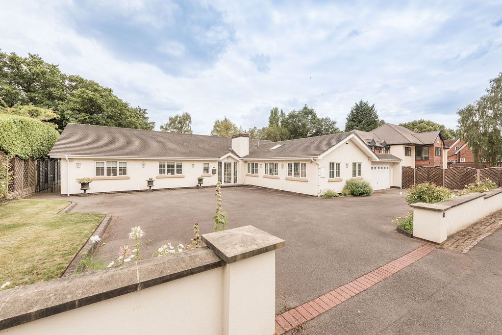 Property photo 2 of 42