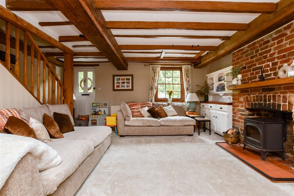 Property photo 3 of 12 Lounge