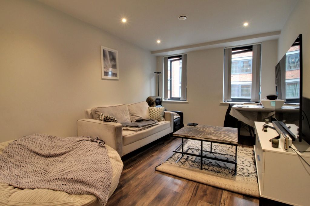 Property photo 3 of 9