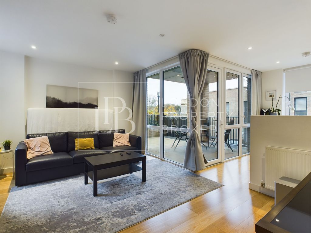 Property photo 2 of 8