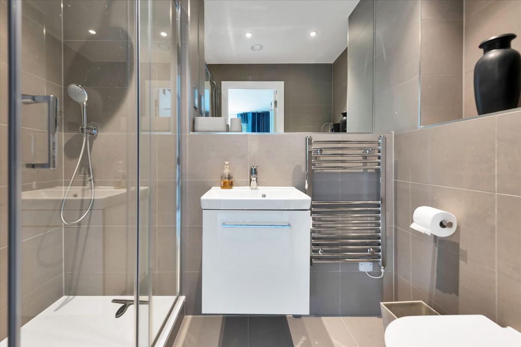 Additional image 5 of 2 bed flat for saleMadingley Road, Cambridge, Cambridgeshire CB3