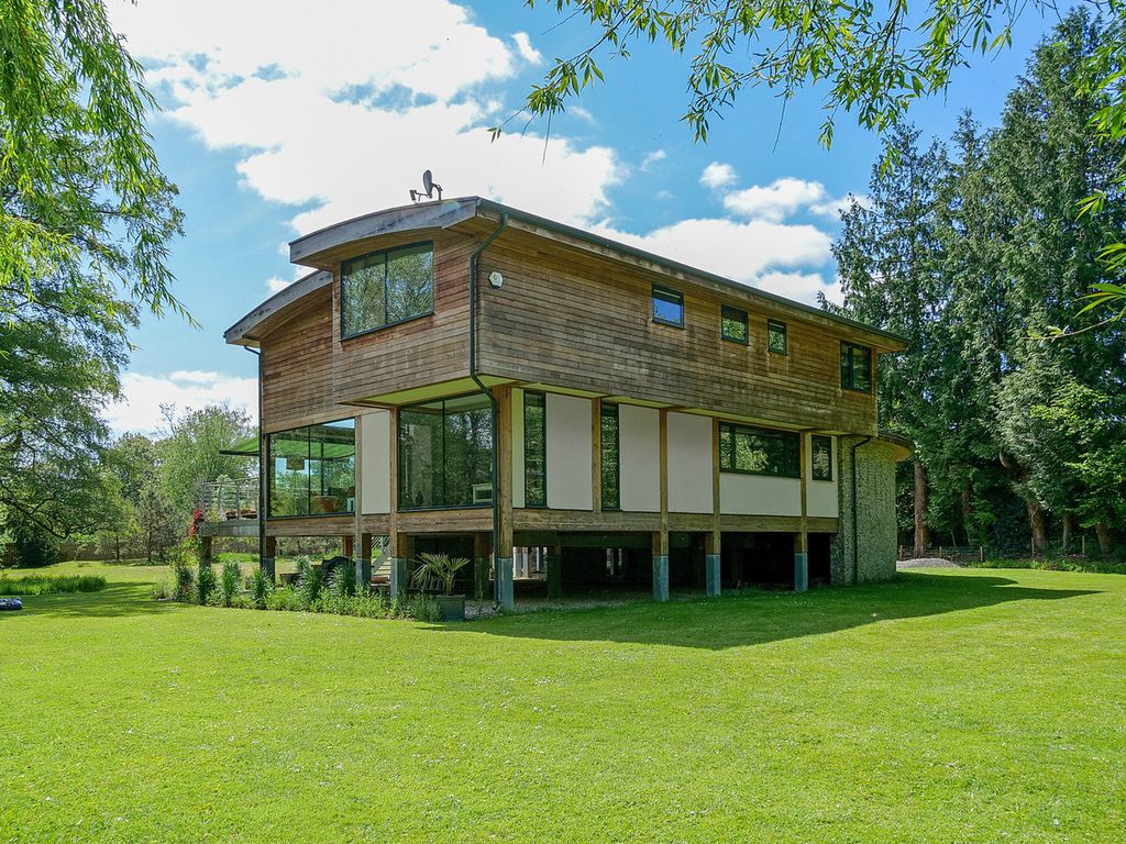 Property photo 2 of 50