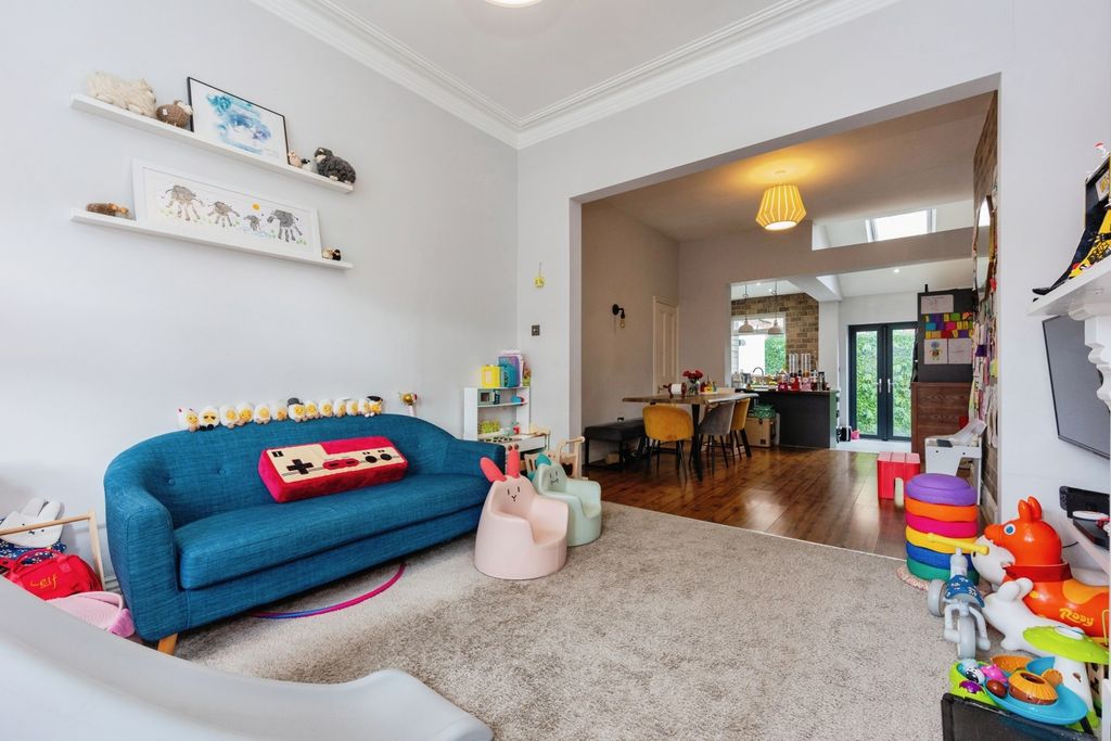 Property photo 3 of 17 Photo