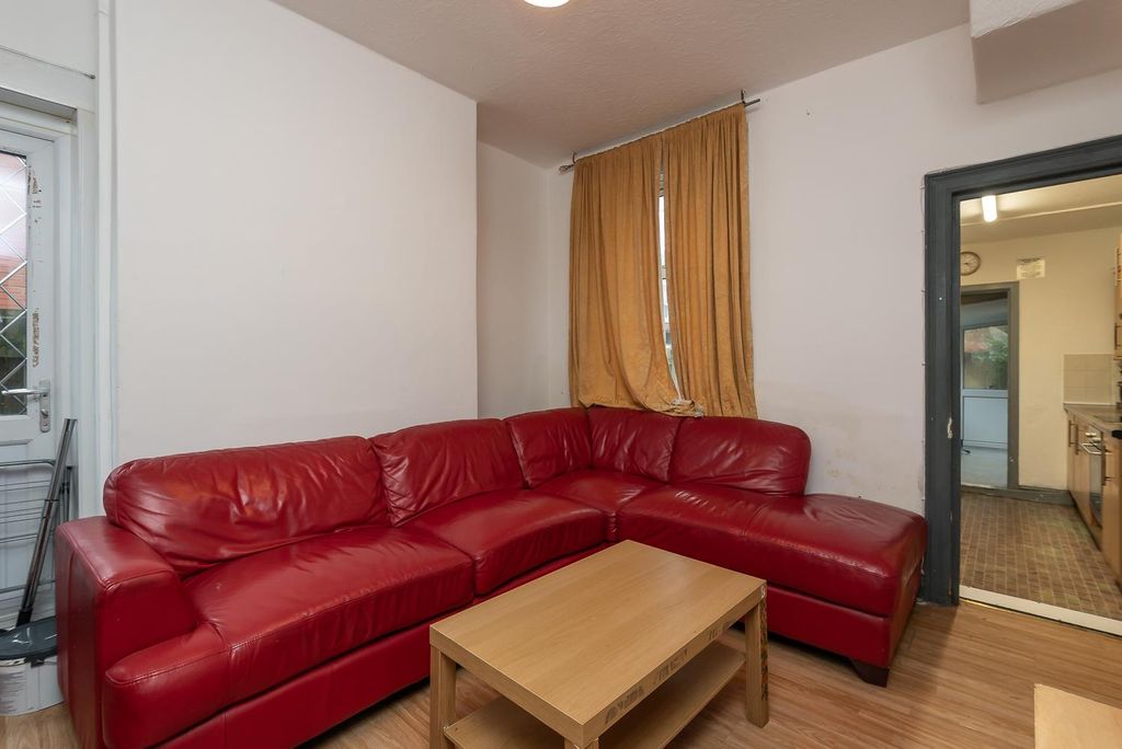 Property photo 3 of 16 25Worthingst-011.Jpg