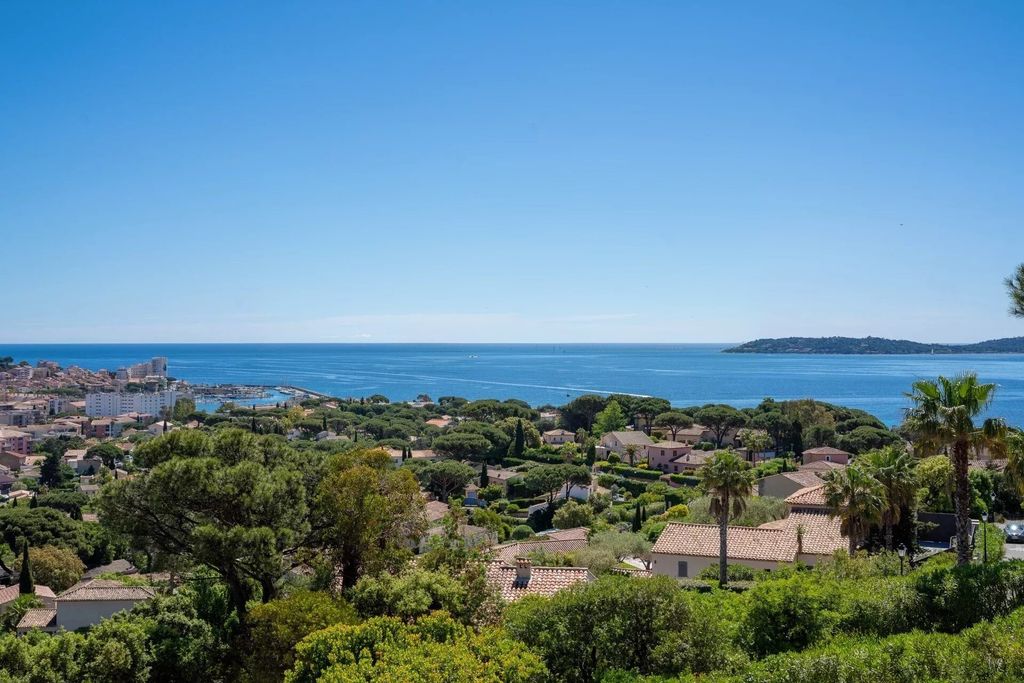Property photo 1 of 6 Exceptional Property With Panoramic Sea Views
