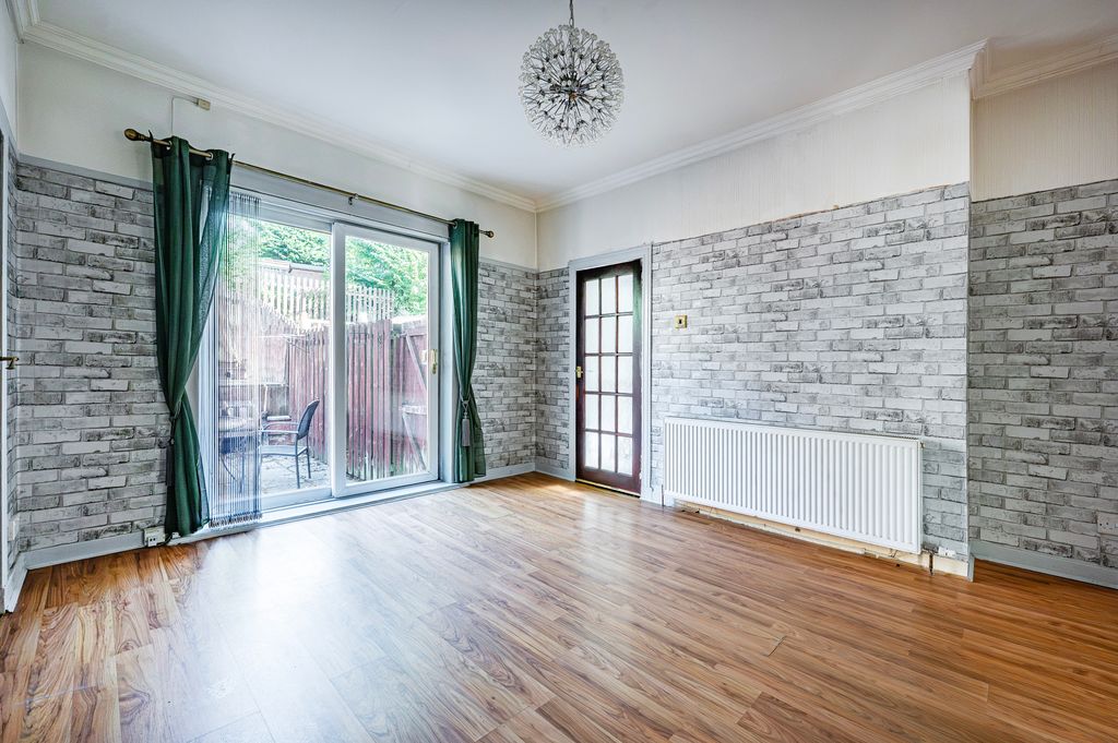 Property photo 3 of 32