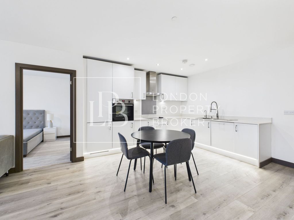 Property photo 3 of 26