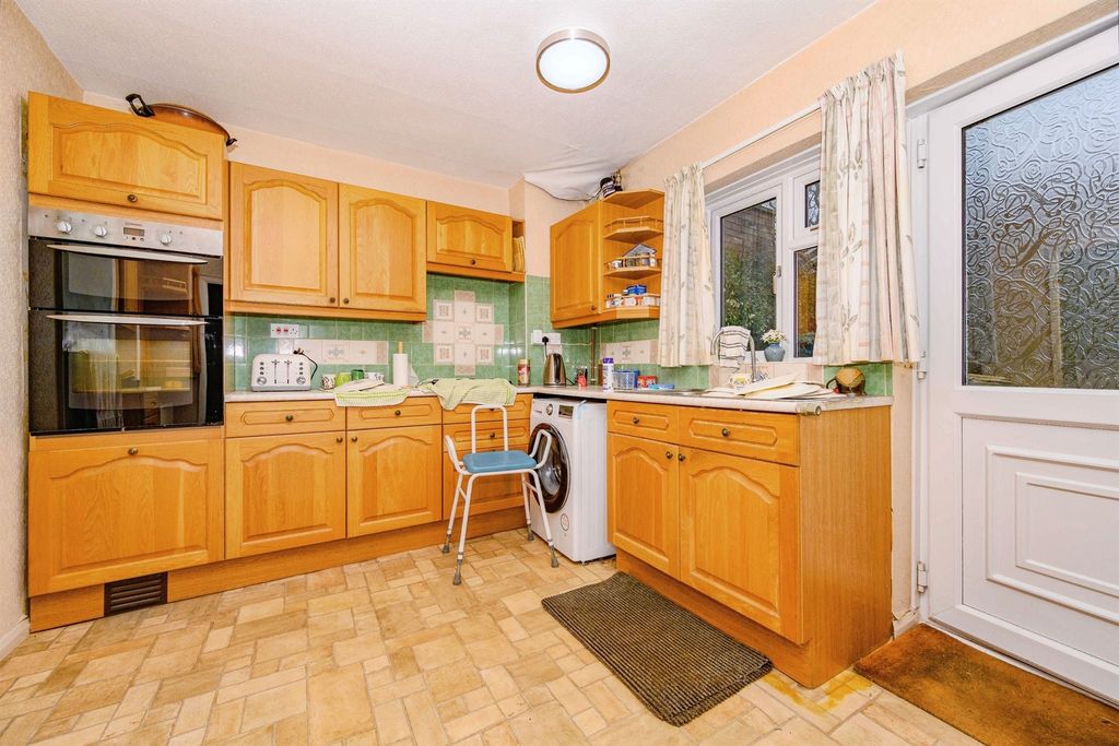 Property photo 3 of 16