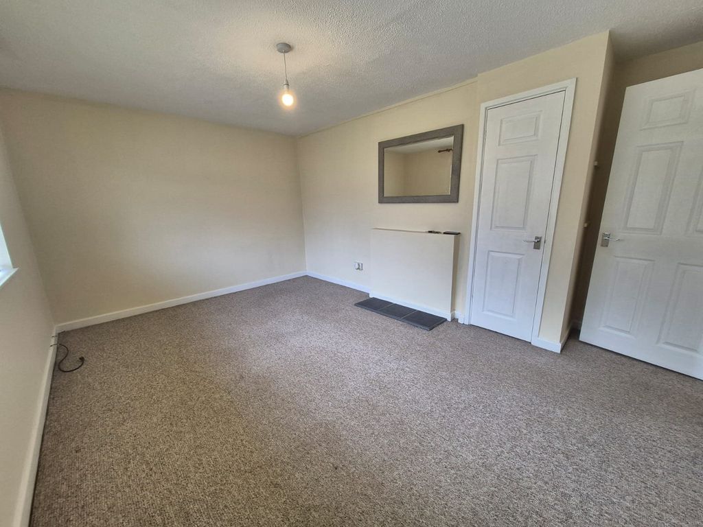 Property photo 2 of 13 Lounge