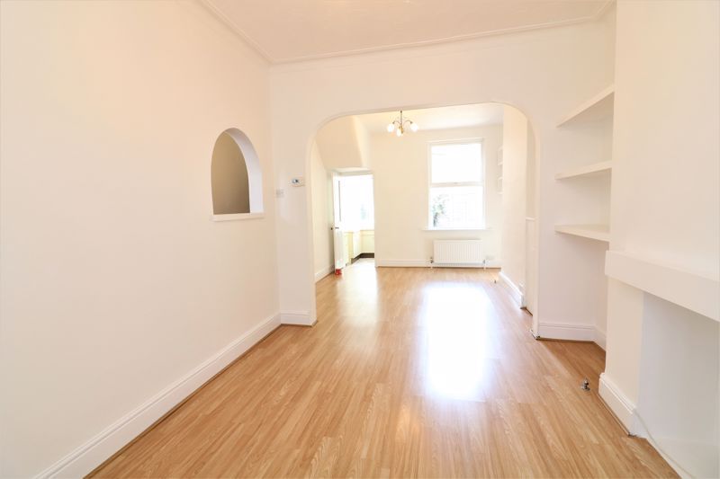 Property photo 1 of 28 Photo 9