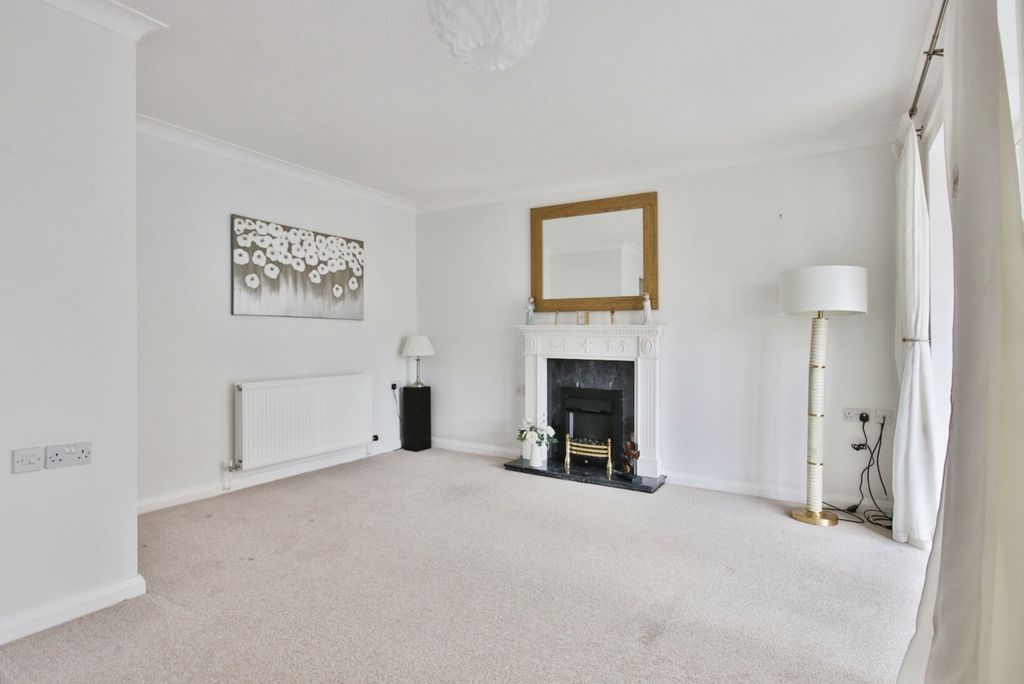 Property photo 2 of 9 2984356