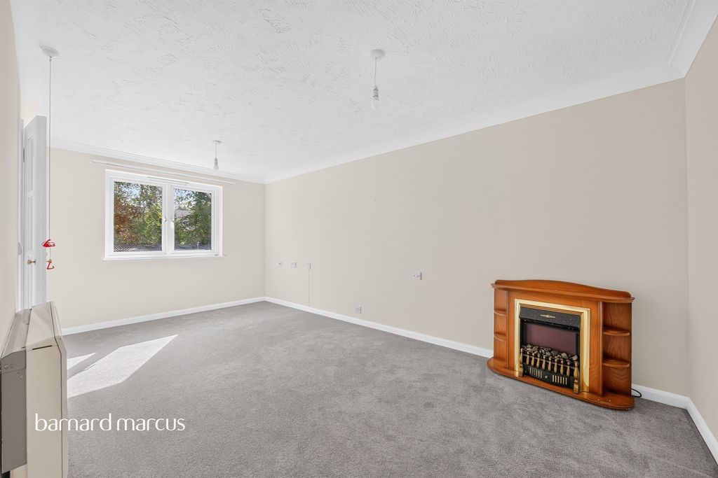 Property photo 2 of 21