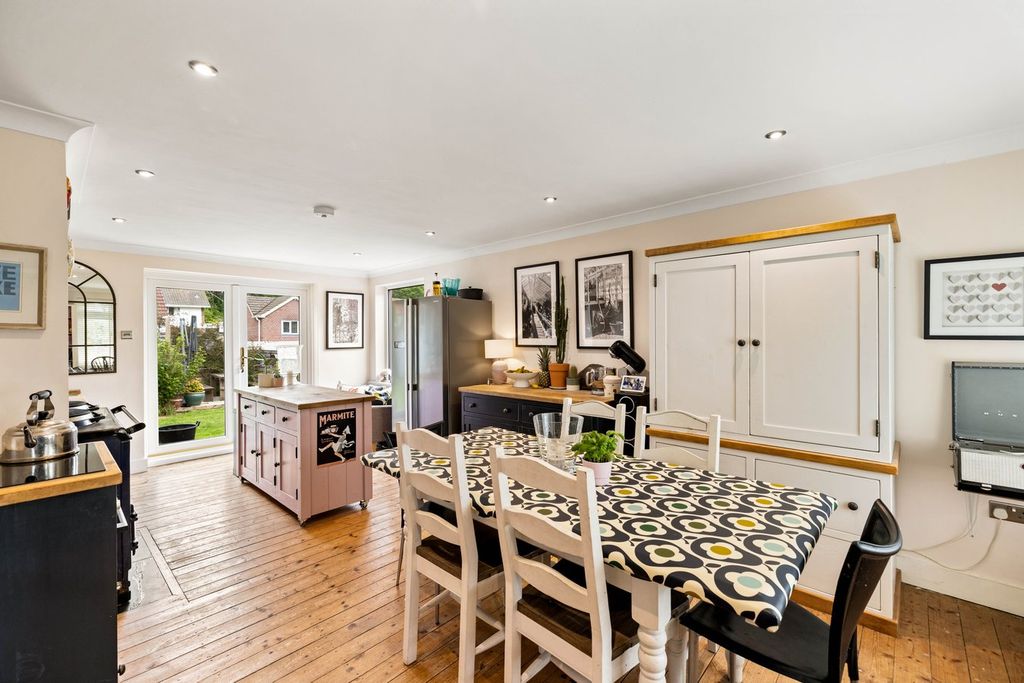 Property photo 2 of 19