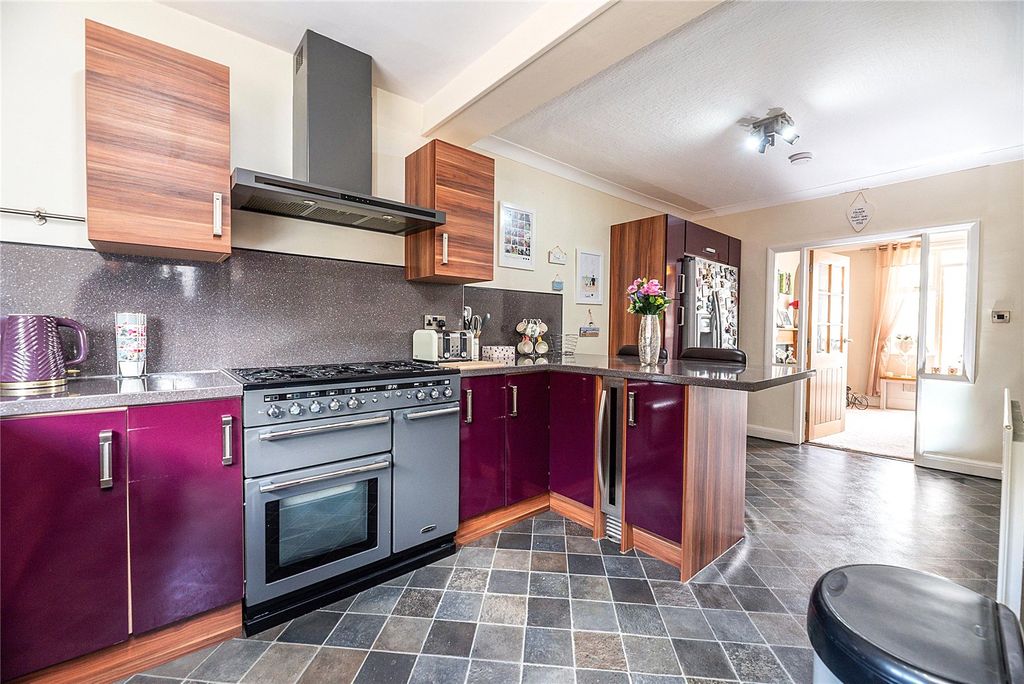 Property photo 3 of 39 Picture No. 24