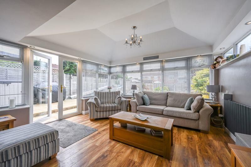 Property photo 3 of 32 Conservatory