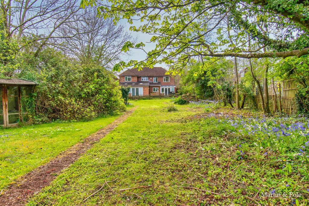 Property photo 2 of 20