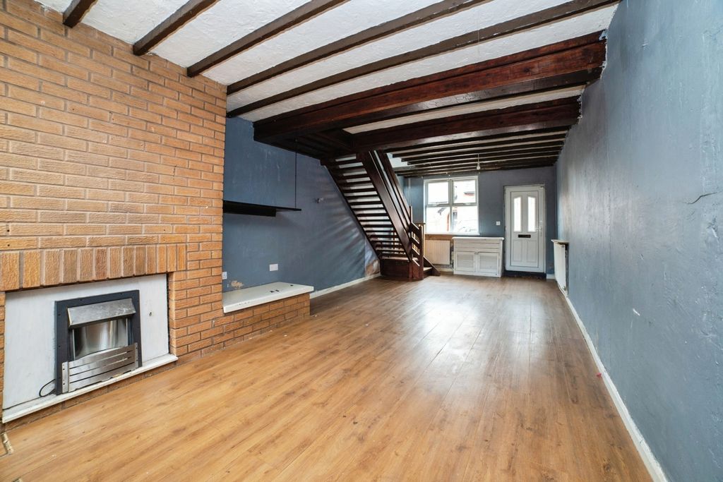 Property photo 2 of 17 Photo