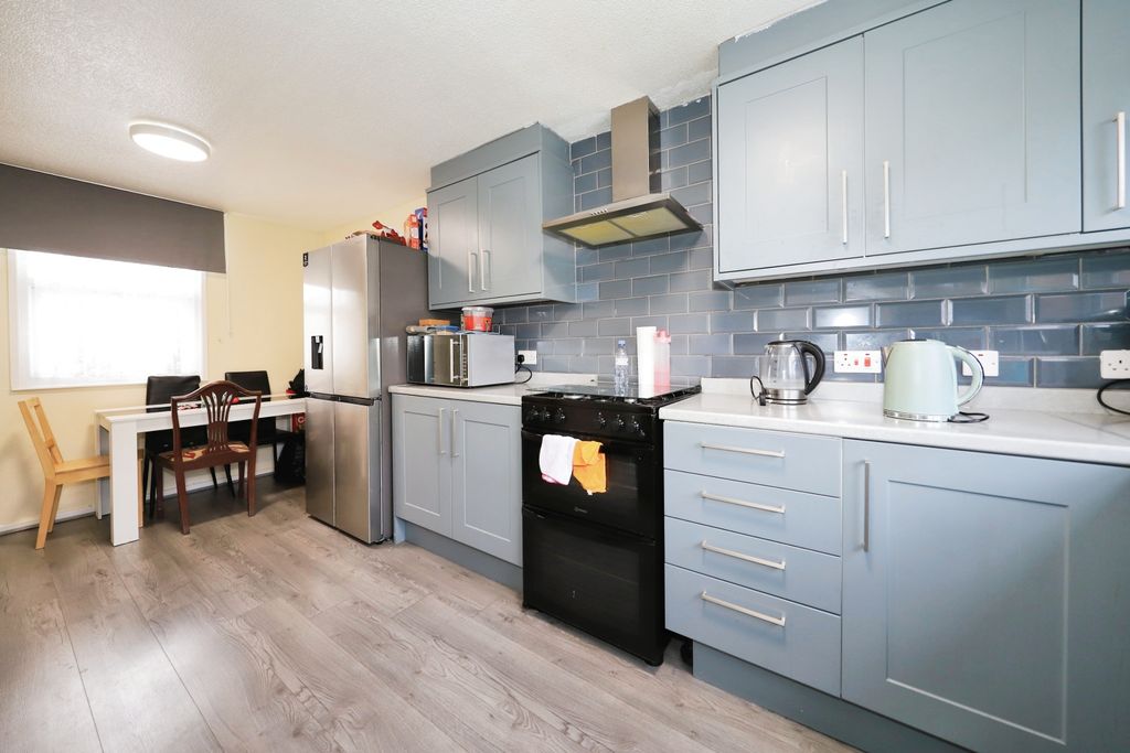 Property photo 1 of 17 Photography
