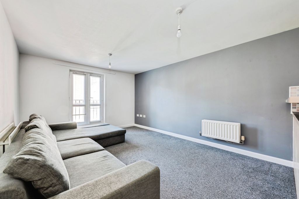 Property photo 3 of 15 Pbox-Img.Jpg