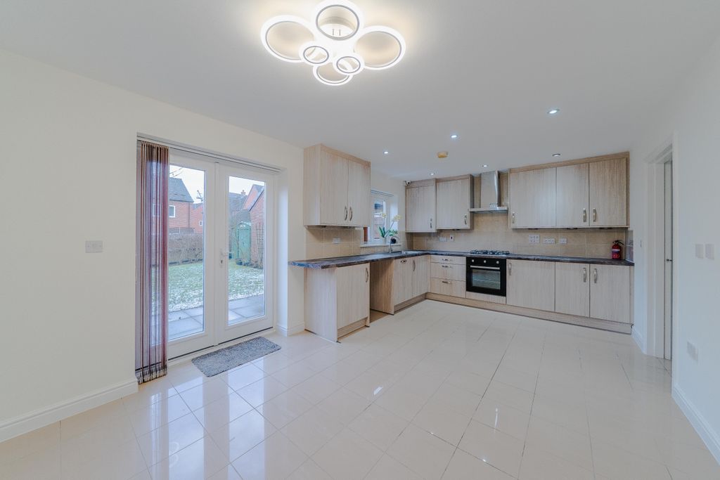 Property photo 2 of 23