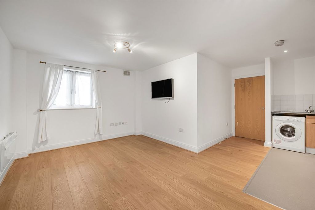 Property photo 2 of 5