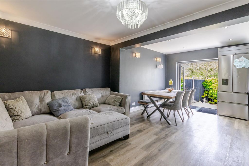 Property photo 3 of 26