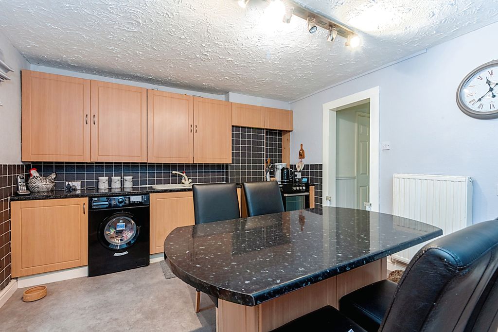 Property photo 2 of 14 Kitchen