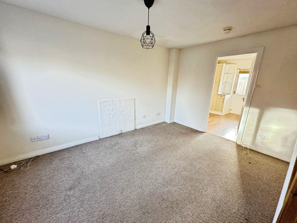 Property photo 2 of 21 9d116343-Img_0310.Jpg