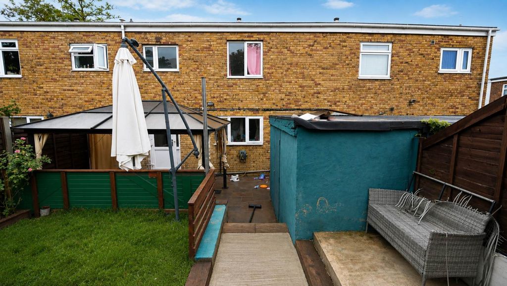 Property photo 2 of 14