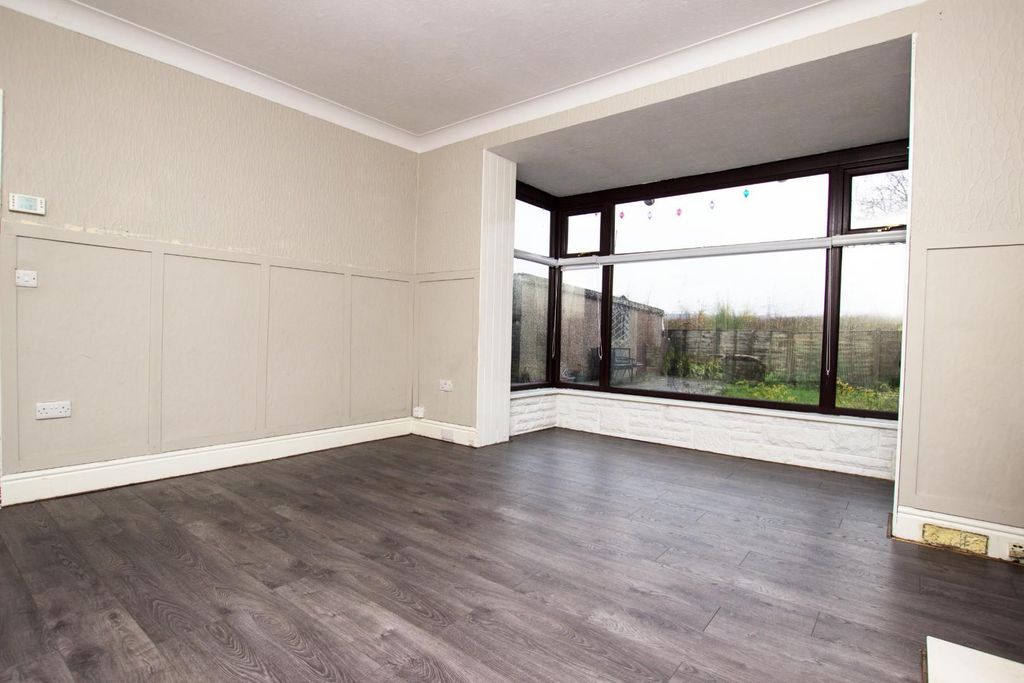 Property photo 3 of 10 Sandy Lane (2).Jpg