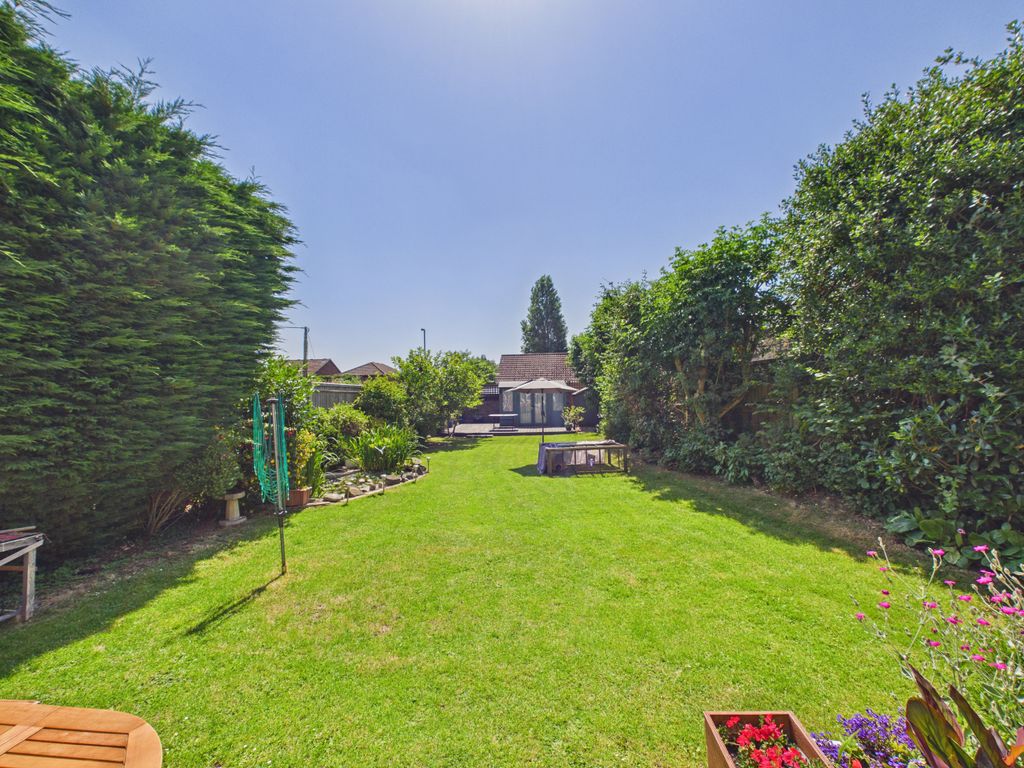 Property photo 3 of 19 Cam02536G0-Pr0133-Still028