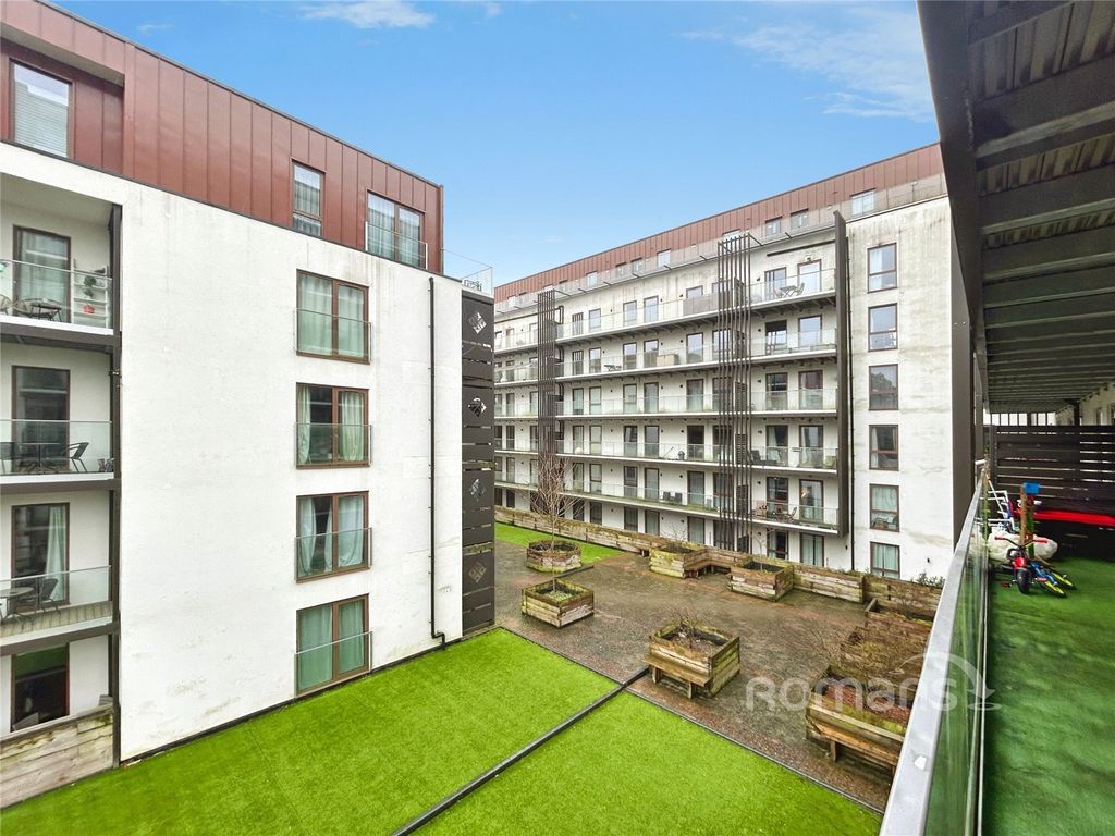 Property photo 1 of 8 Picture No. 04