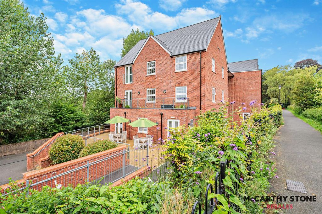 Property photo 1 of 24 Tumbling Weir Court