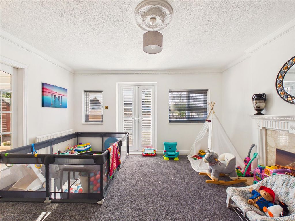 Property photo 3 of 23 Cam05193G0-Pr0127-Still003.Jpg