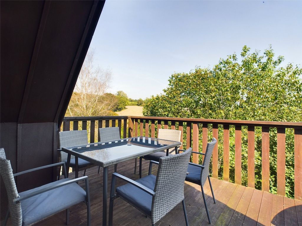 Property photo 1 of 11 Balcony